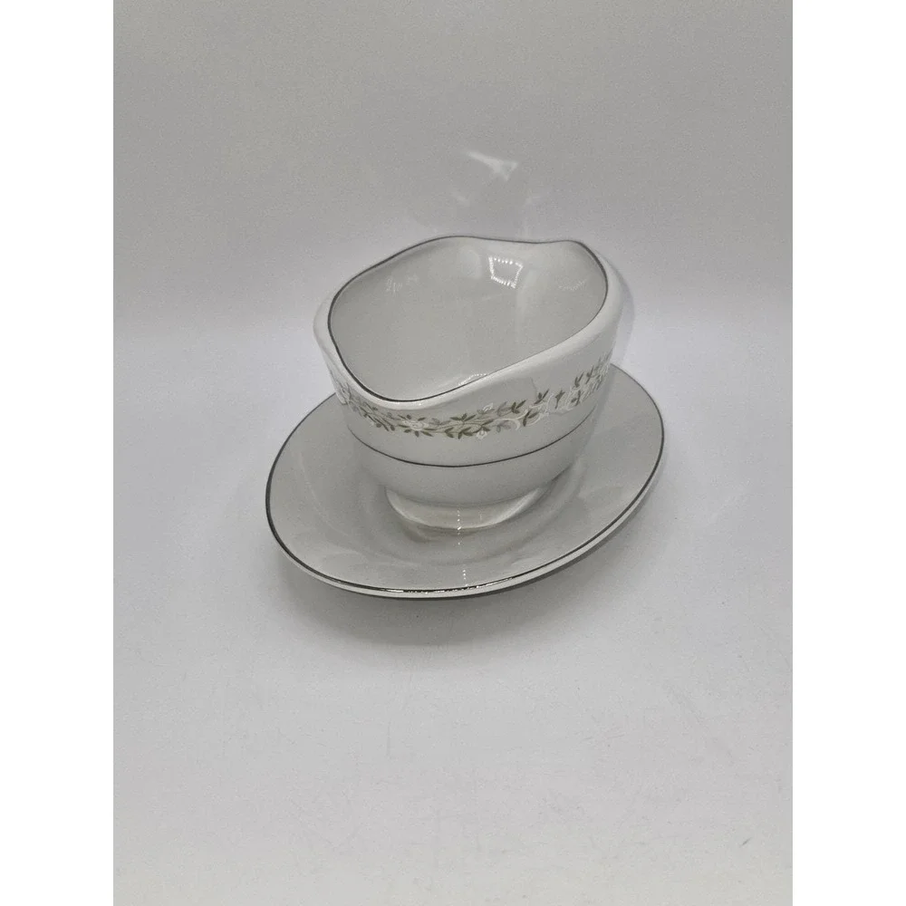 Berkeley House June Bride 6150 Gravy Boat With Underplate Fine China